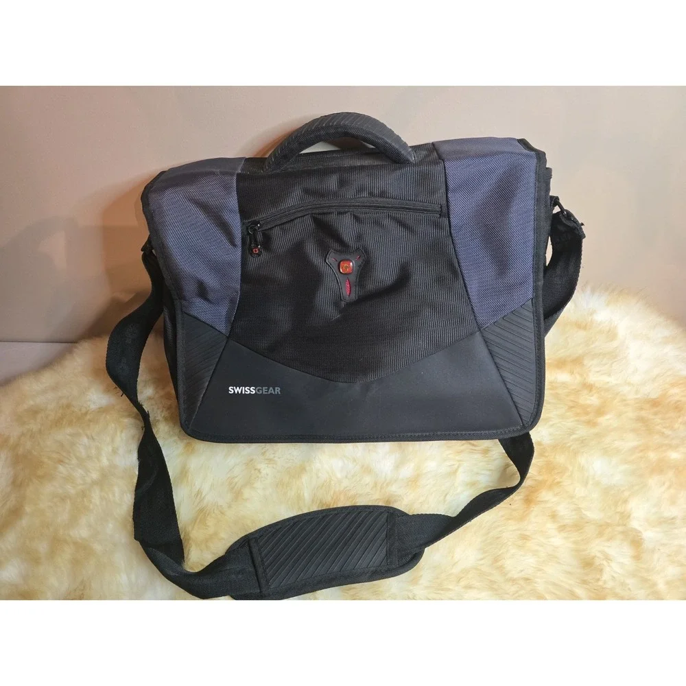 Swiss Gear Traveling Laptop Bag Or Office, All The Space And Pockets You Want